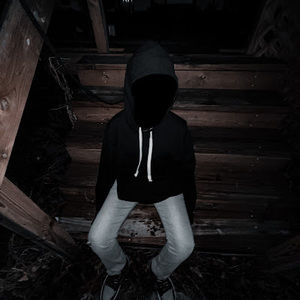 Meet your Posher, Stiq